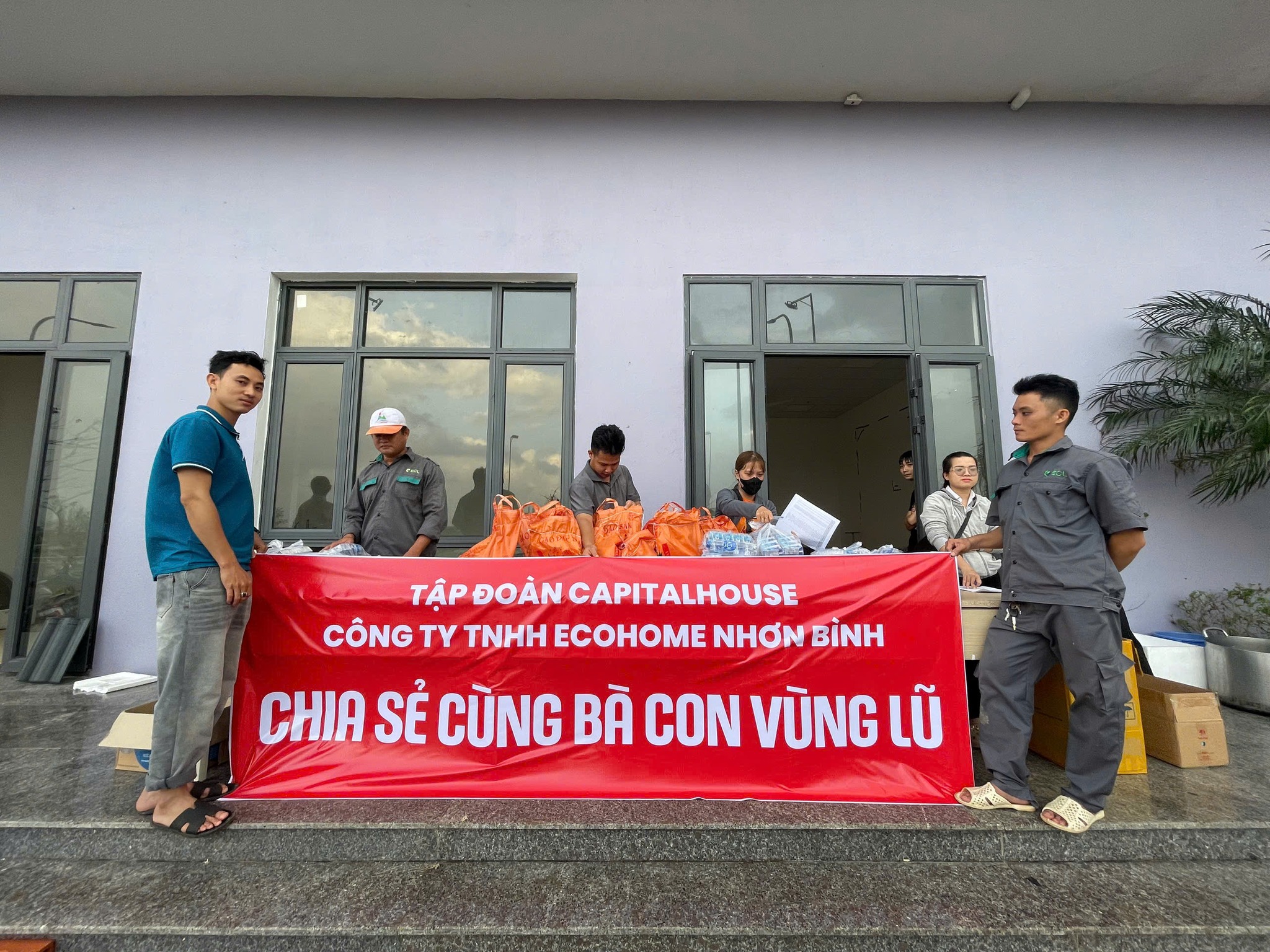 Genesis hướng về Miền Trung